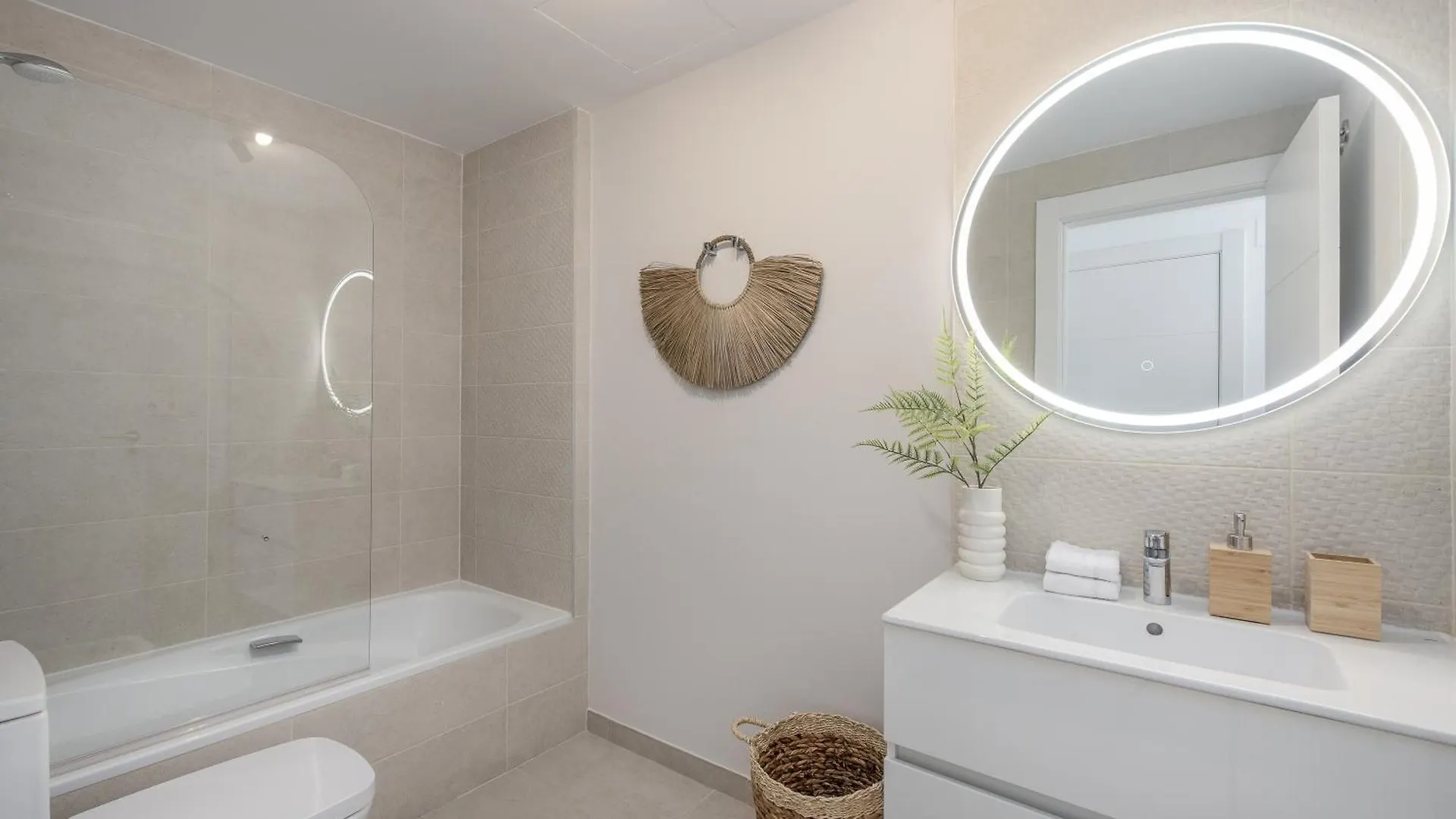 Apartment Casa Bahia Bliss At One80 Suites, Estepona