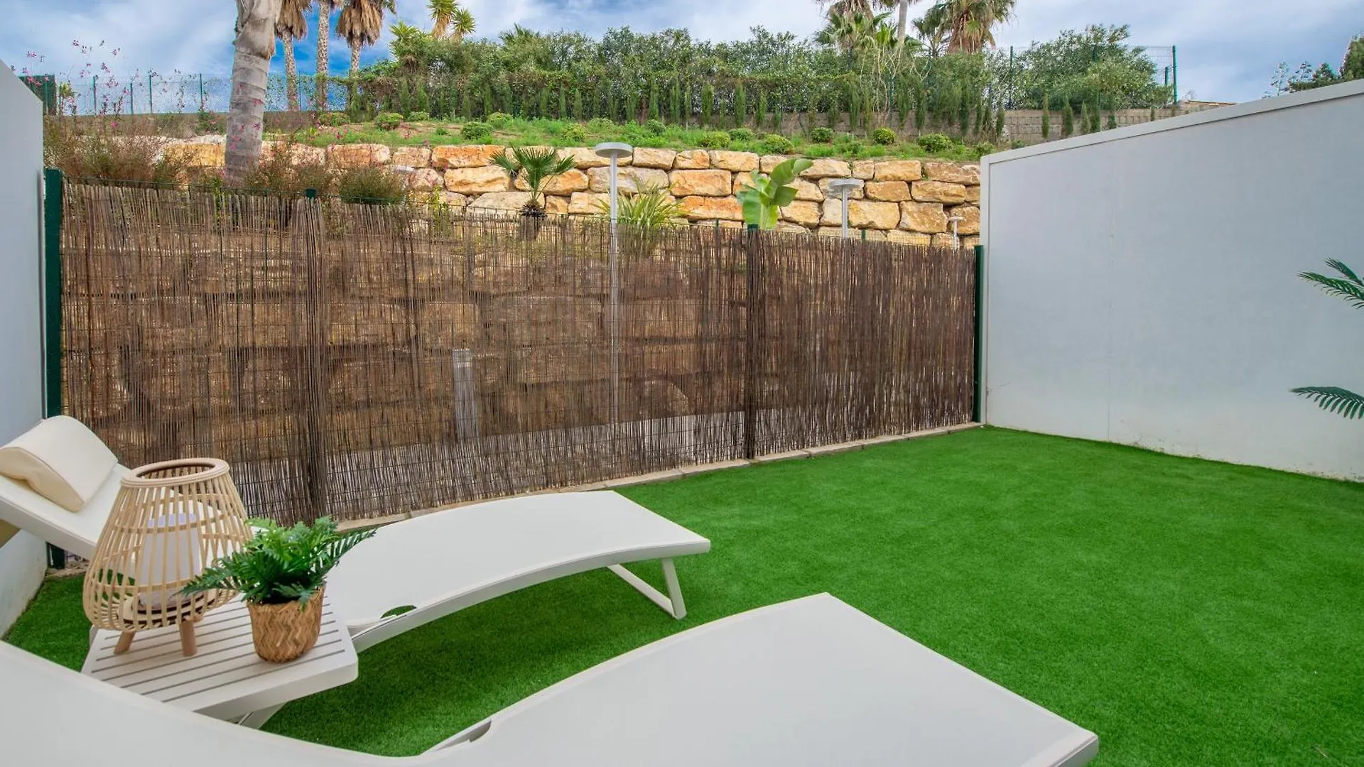 Casa Bahia Bliss At One80 Suites, Estepona Apartment